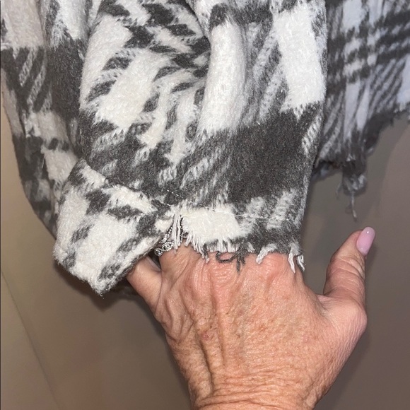 VICI Plaid Button-Up Shirt / jacket size Small grey & white fray distressed - Picture 4 of 12